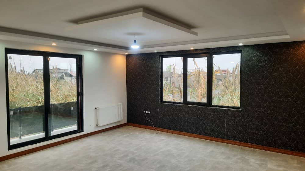 ویلااستخردار تریبلکس نزدیک دریا