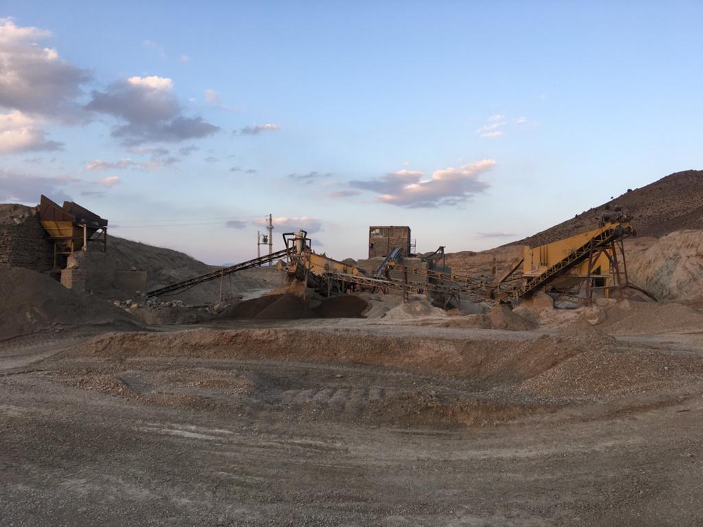 فروش فوری مجموعه صنعت و معدن کارخانه سنگ شکن و معدن شن و ماسه